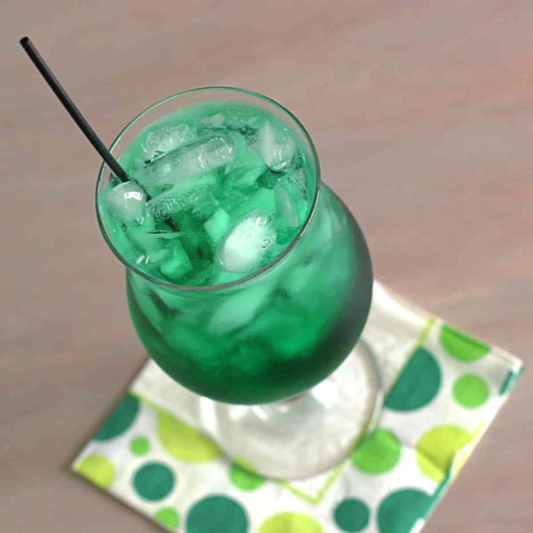 Misty Mint cocktail recipe with creme de menthe and rum.